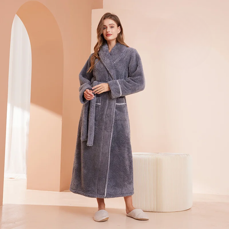 LumaWool Men's Thick Flannel Bathrobe — Fold-Over Collar