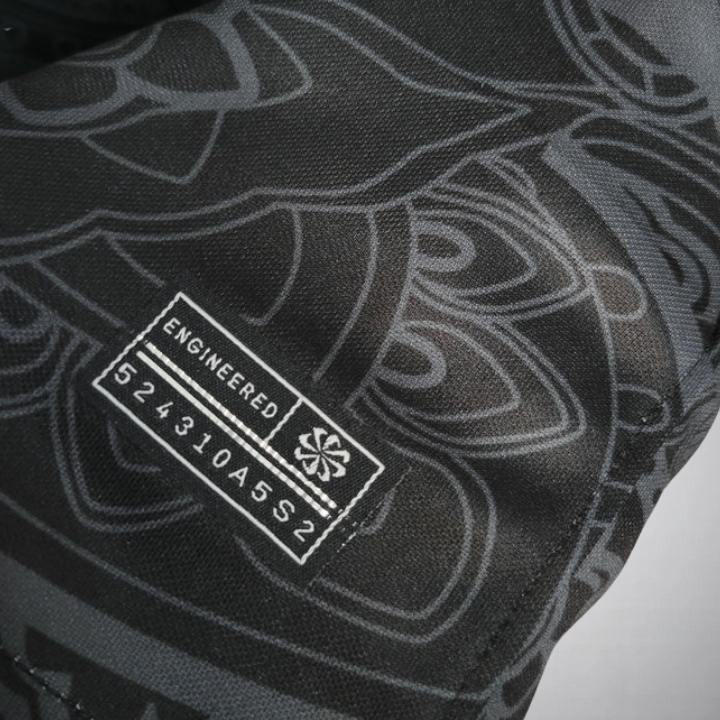Équipement premium du FC Barcelone 24/25 « Noir Fleur » (rose noire)