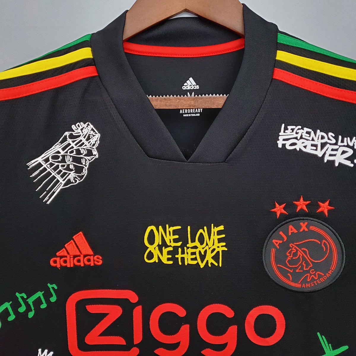 Maglia in edizione speciale dell'Ajax Bob Marley