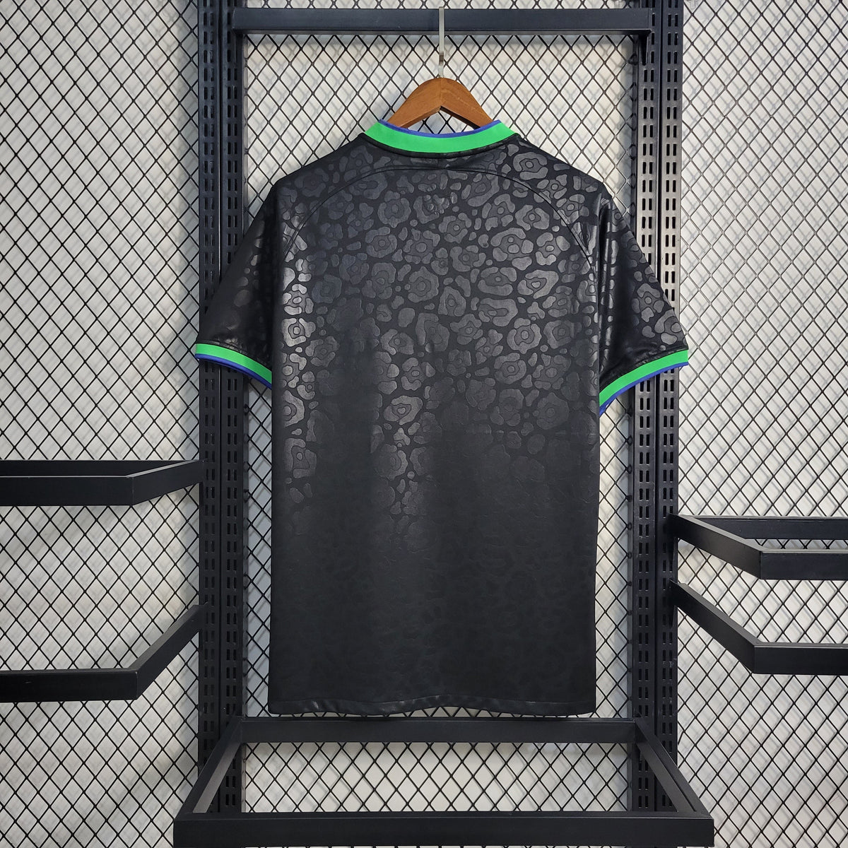 Zwart tenue Brazilië met luipaardprint 2024