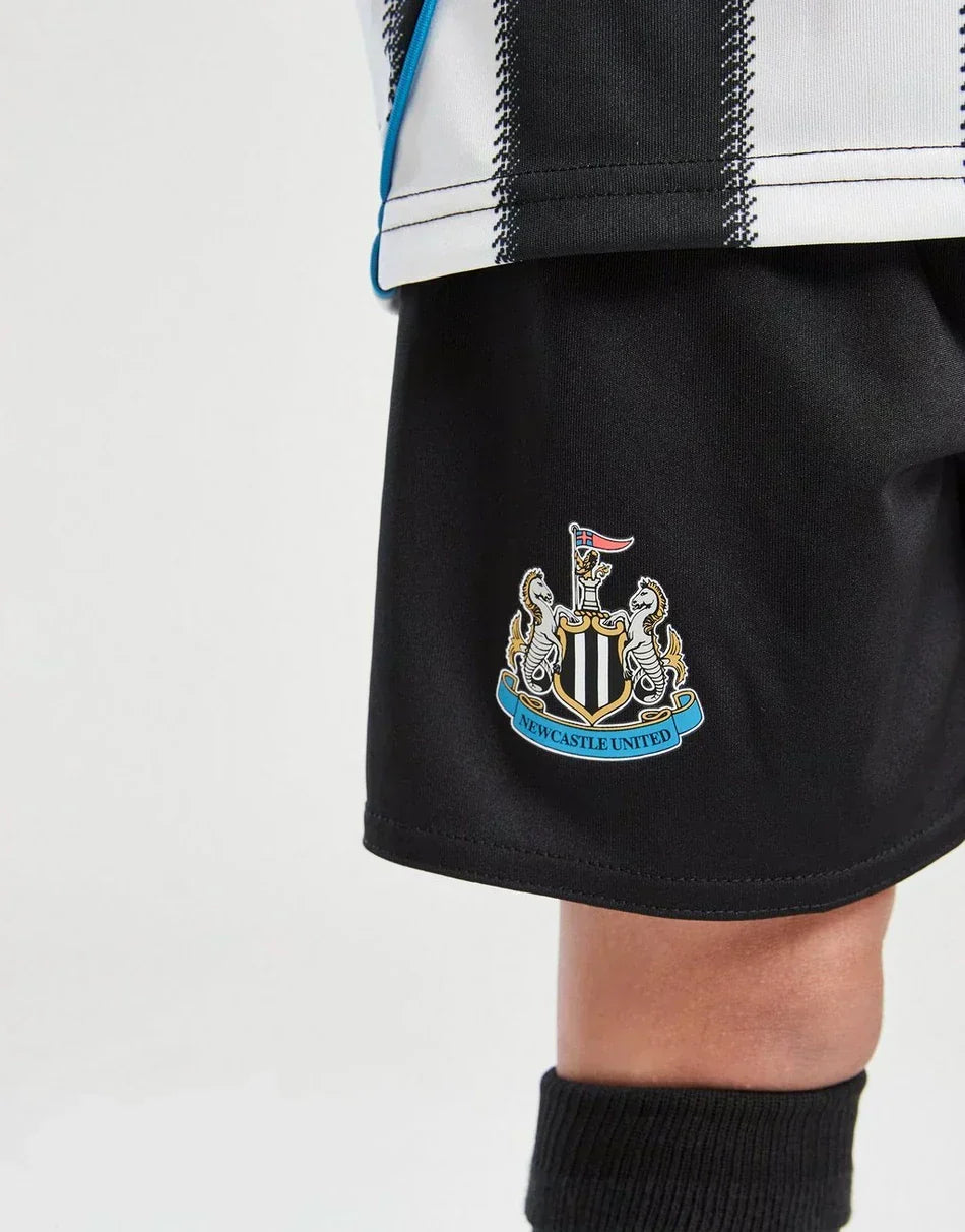 Tenue de football junior domicile de Newcastle 2025-26