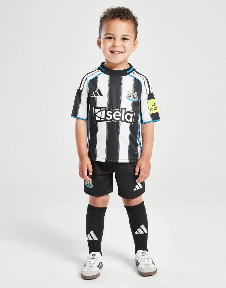 Tenue de football junior domicile de Newcastle 2025-26
