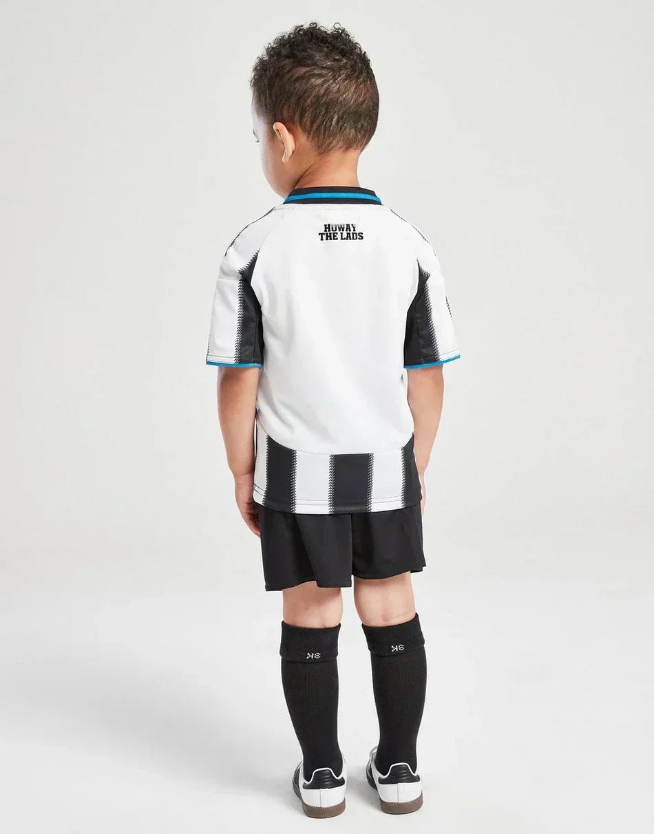 Tenue de football junior domicile de Newcastle 2025-26
