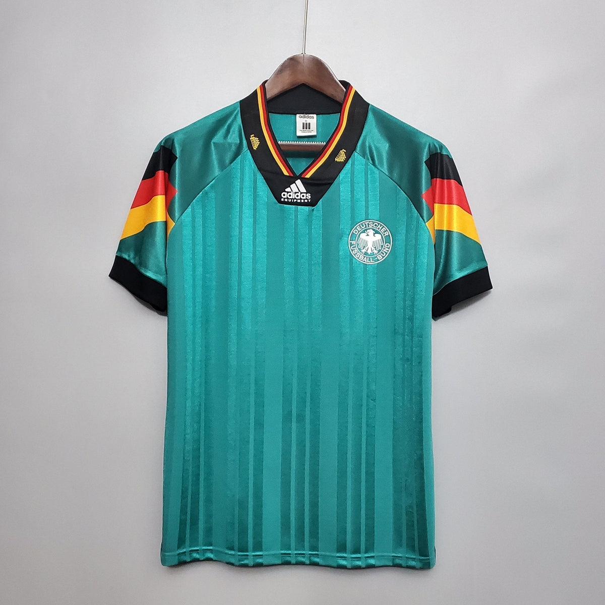 Maillot rétro extérieur de l’Allemagne 1992