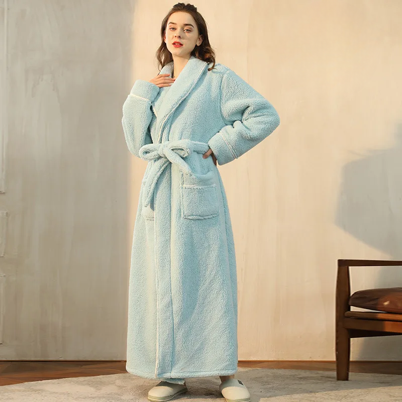 LumaWool Men's Thick Flannel Bathrobe — Fold-Over Collar