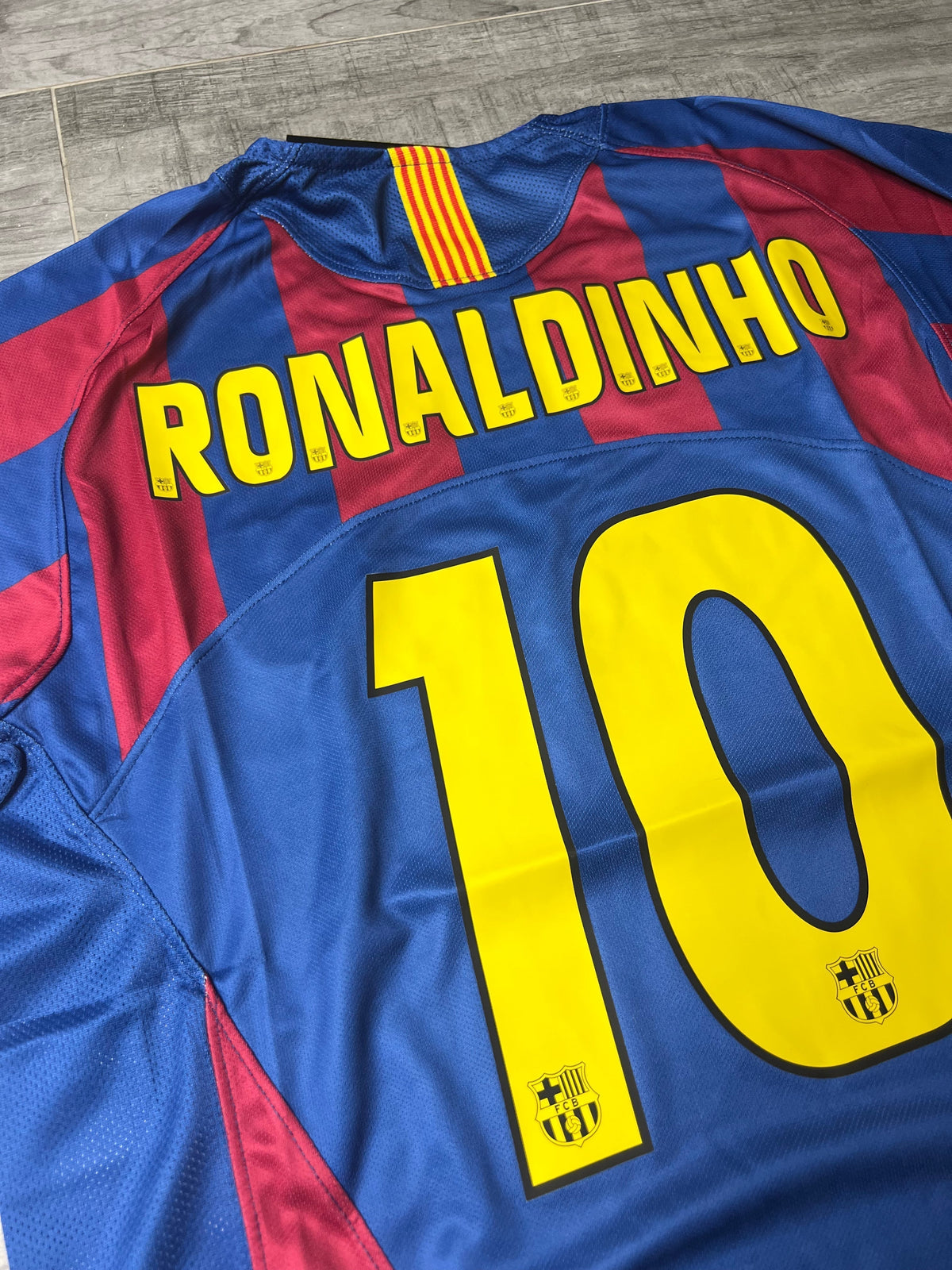 2005-06 -Barcelona Home Retro