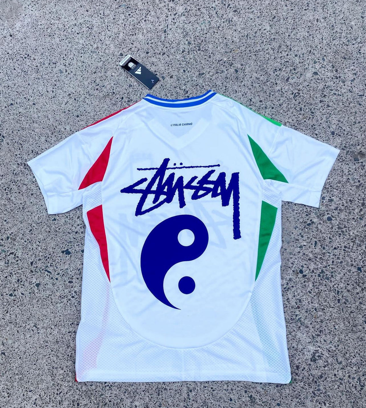 Italie X Stussy 24-25 | impression avant + arrière