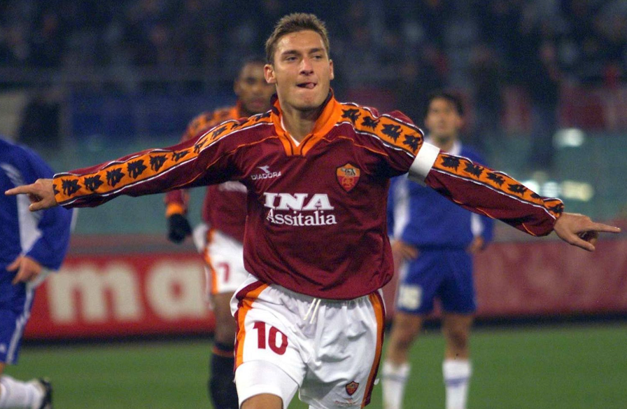 Tenue rétro domicile à manches longues de l’AS Roma - 1998-99