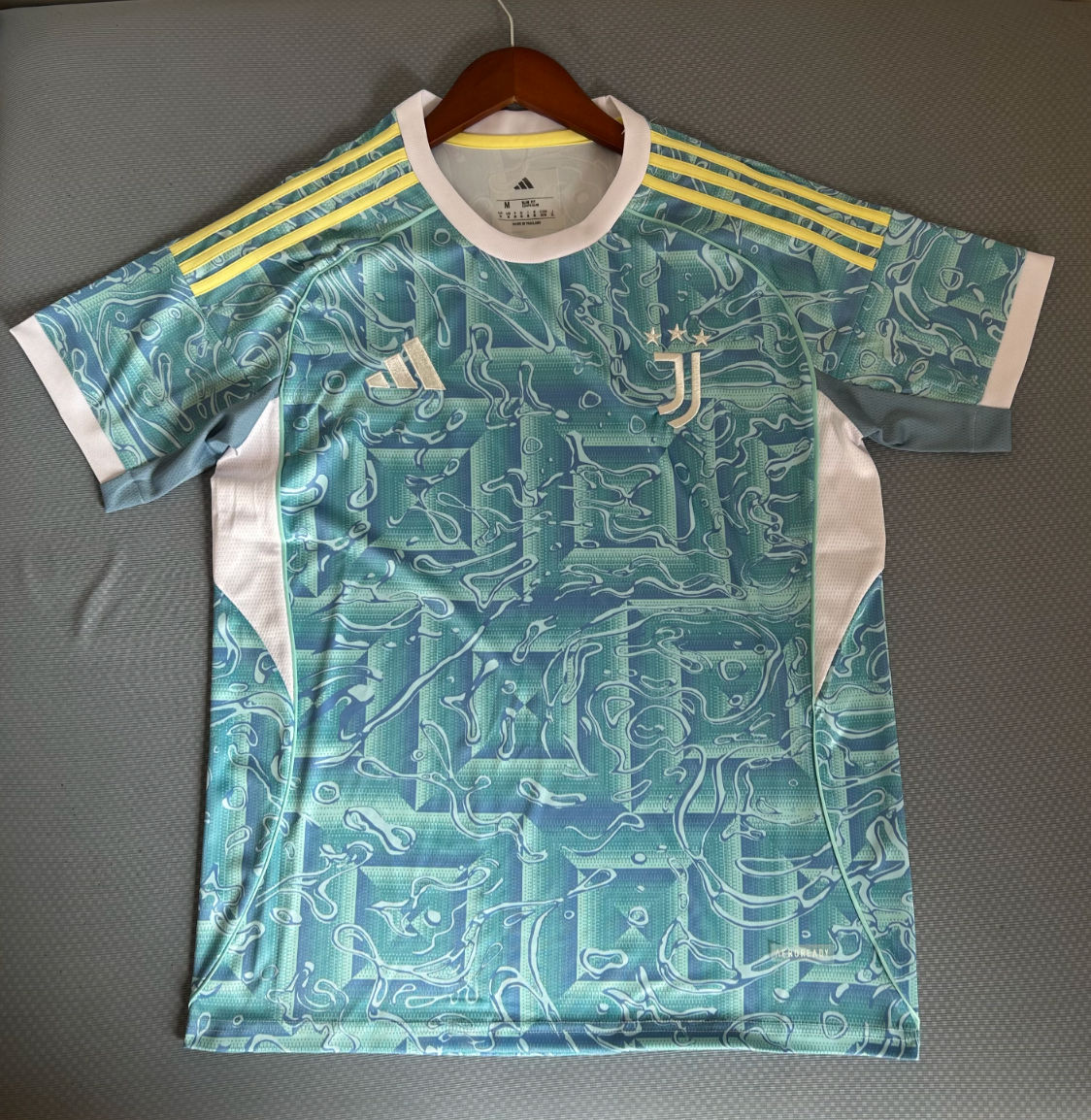 Juventus 2025/2026 Away shirt