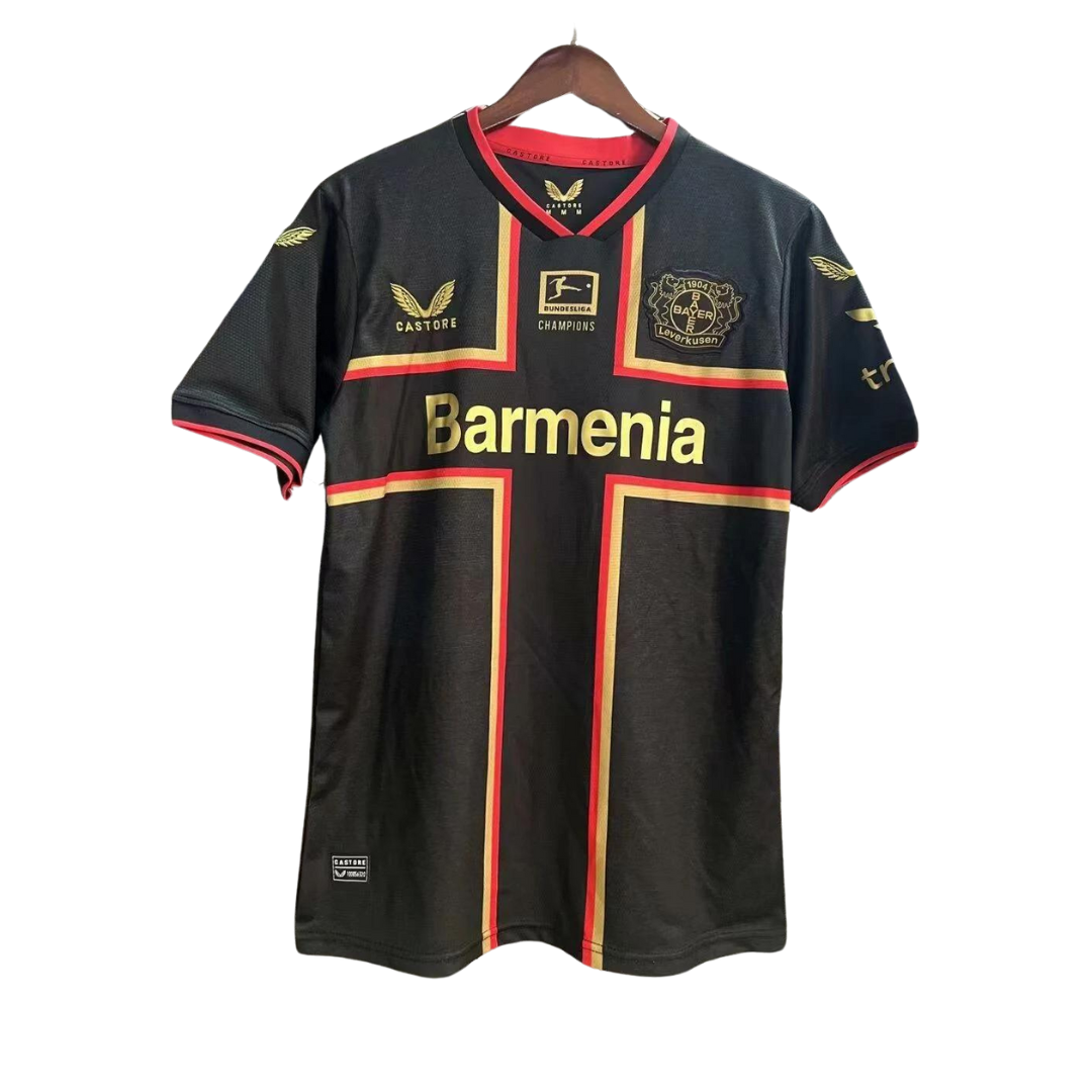Bayer Leverkusen thuistenue 2024/2025