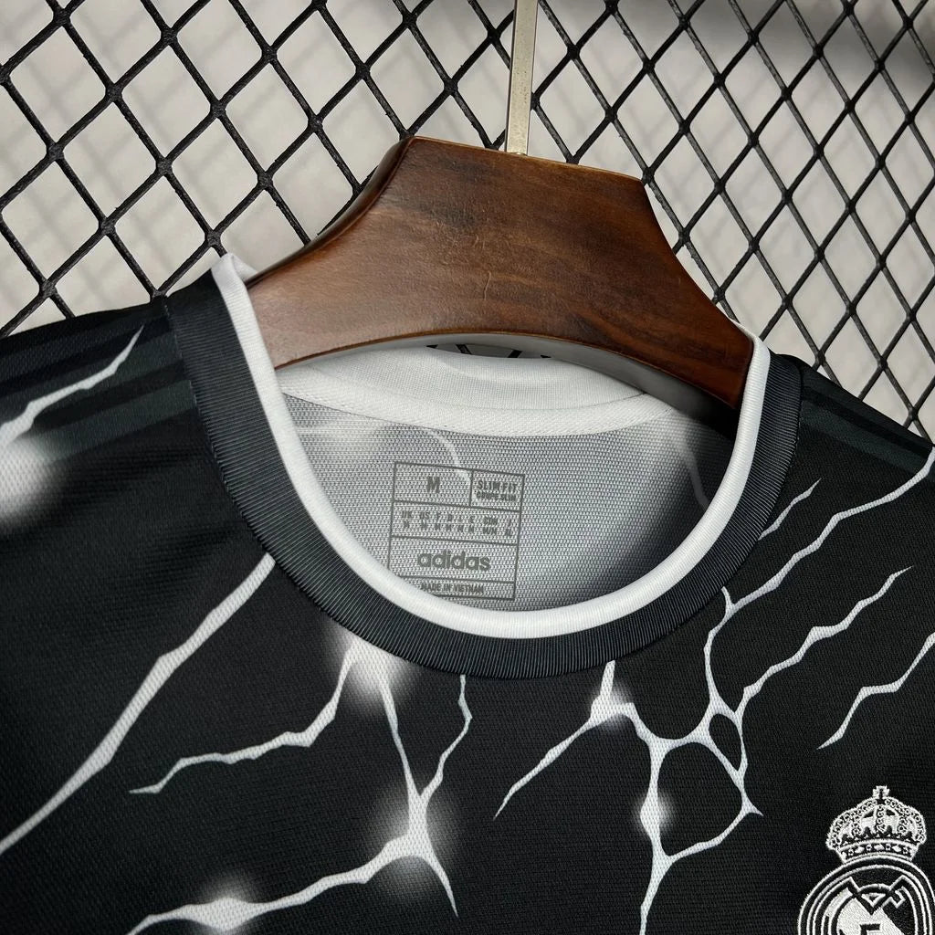 Maillot noir Panther en édition spéciale du Real Madrid 24/25