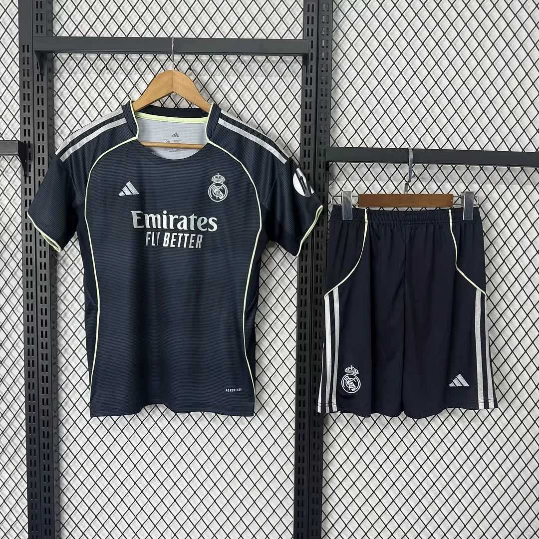 Real Madrid-UITTENUE VOOR KINDEREN 2025/2026