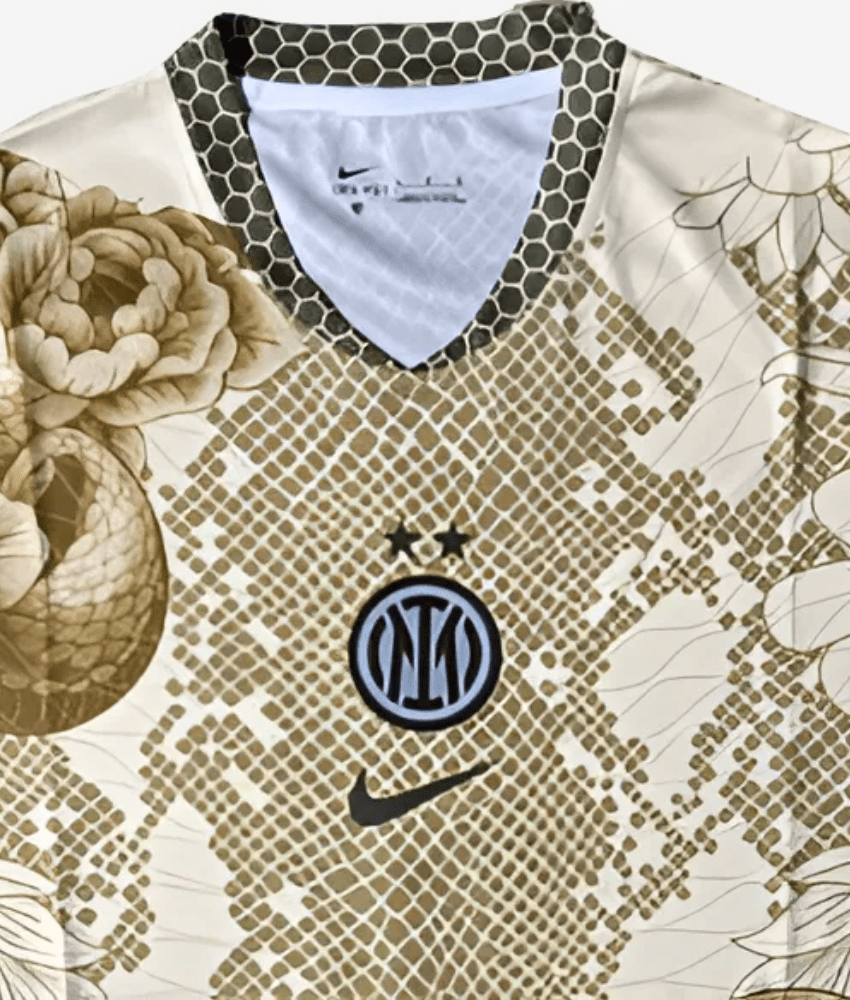 Maglia in edizione speciale dell'Inter «SERPENTE D'ORO» 2025/26