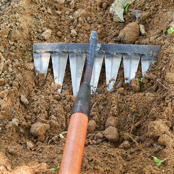 Revolutionary weeding rake