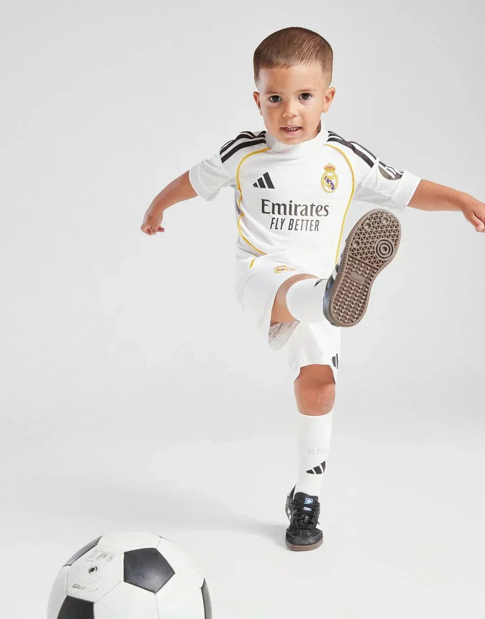 Tenue enfant domicile du Real Madrid 2025-26