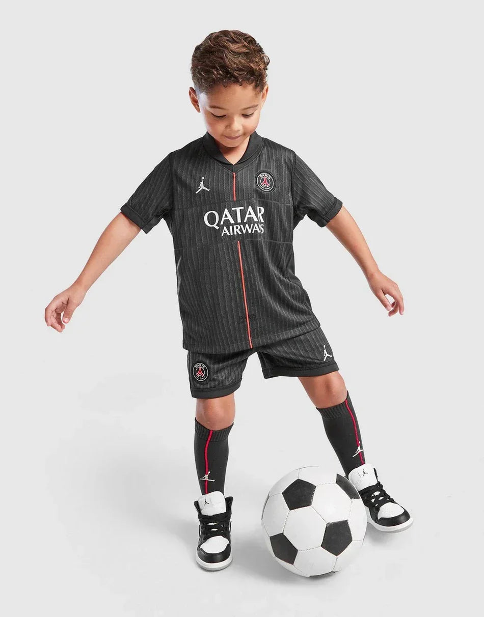 Quatrième tenue pour enfants du PSG 2025/26
