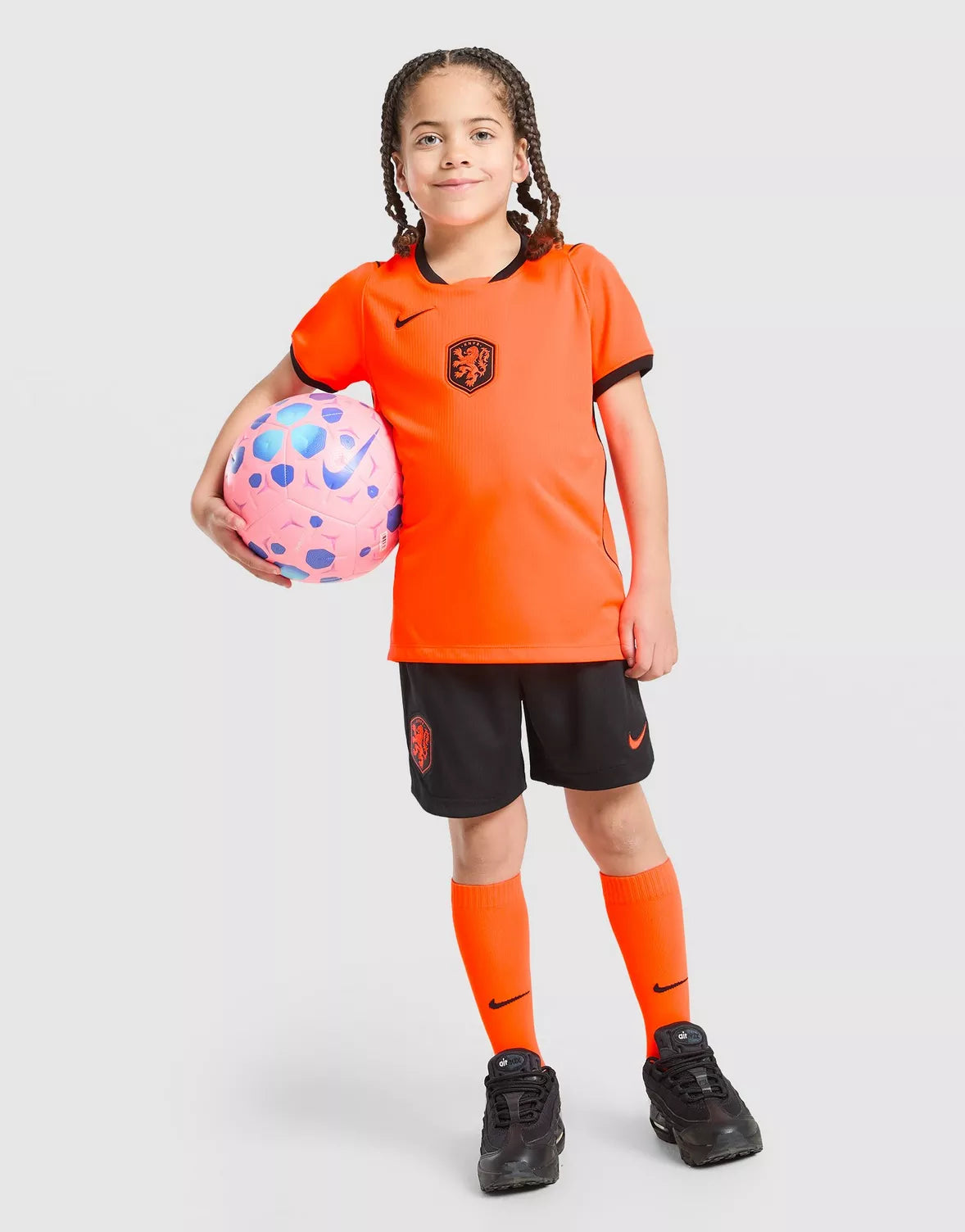 Nederlandenes 2026-hjemmedragt til børn