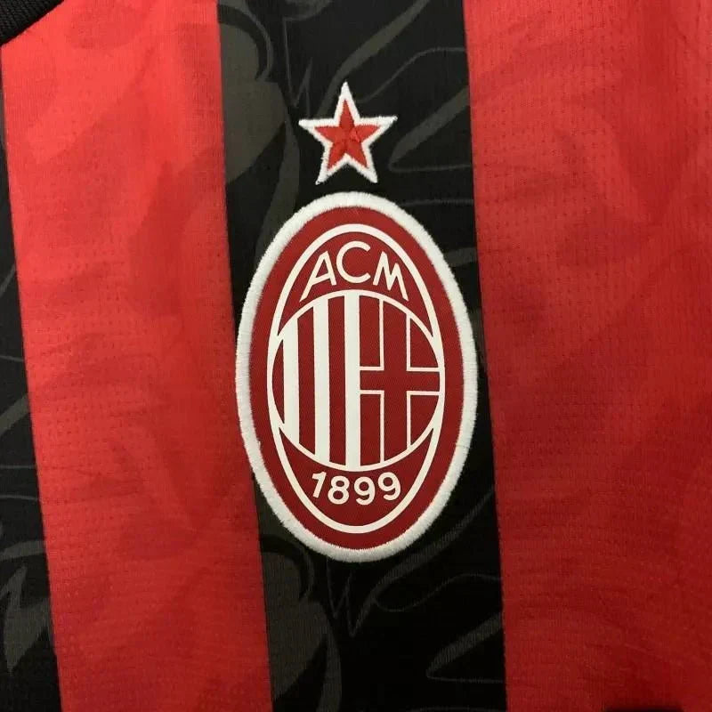 Divisa casalinga dell'AC Milan - versione tifosi 2025/2026
